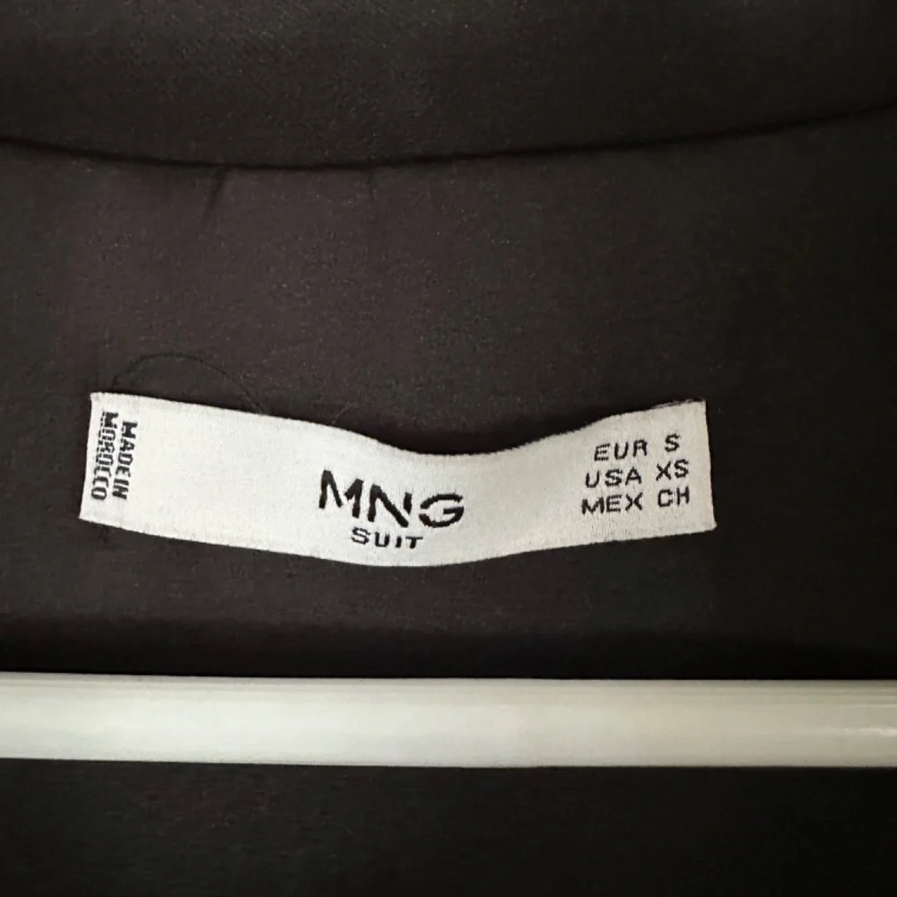 Black blazer like new - Picture 3 of 3